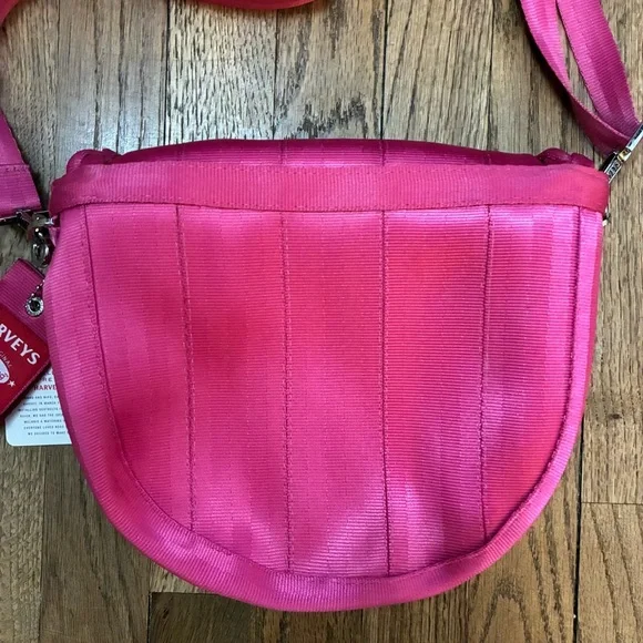 Harvey’s Seatbelt Grapefruit Sophia Saddle Bag Crossbody - Picture 5 of 8